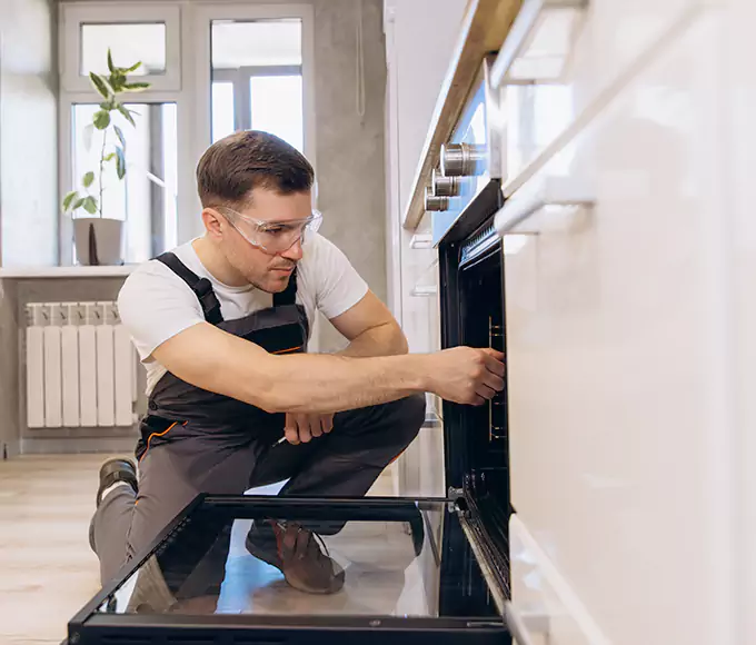Why Newton Bakers Rely on Newton Appliance Pro for Every Electric Oven Fix?