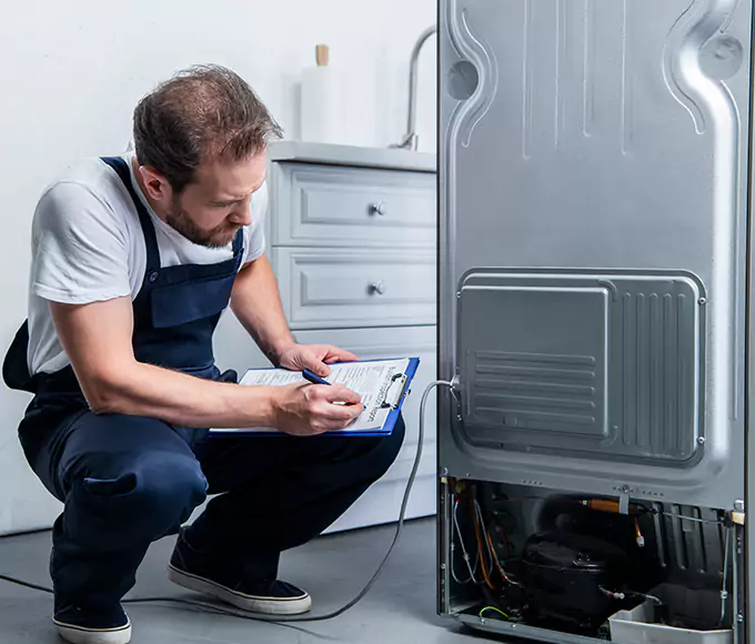 Why Newton, MA Homeowners Choose Newton Appliance Pro for Refrigerator Leak Repair?